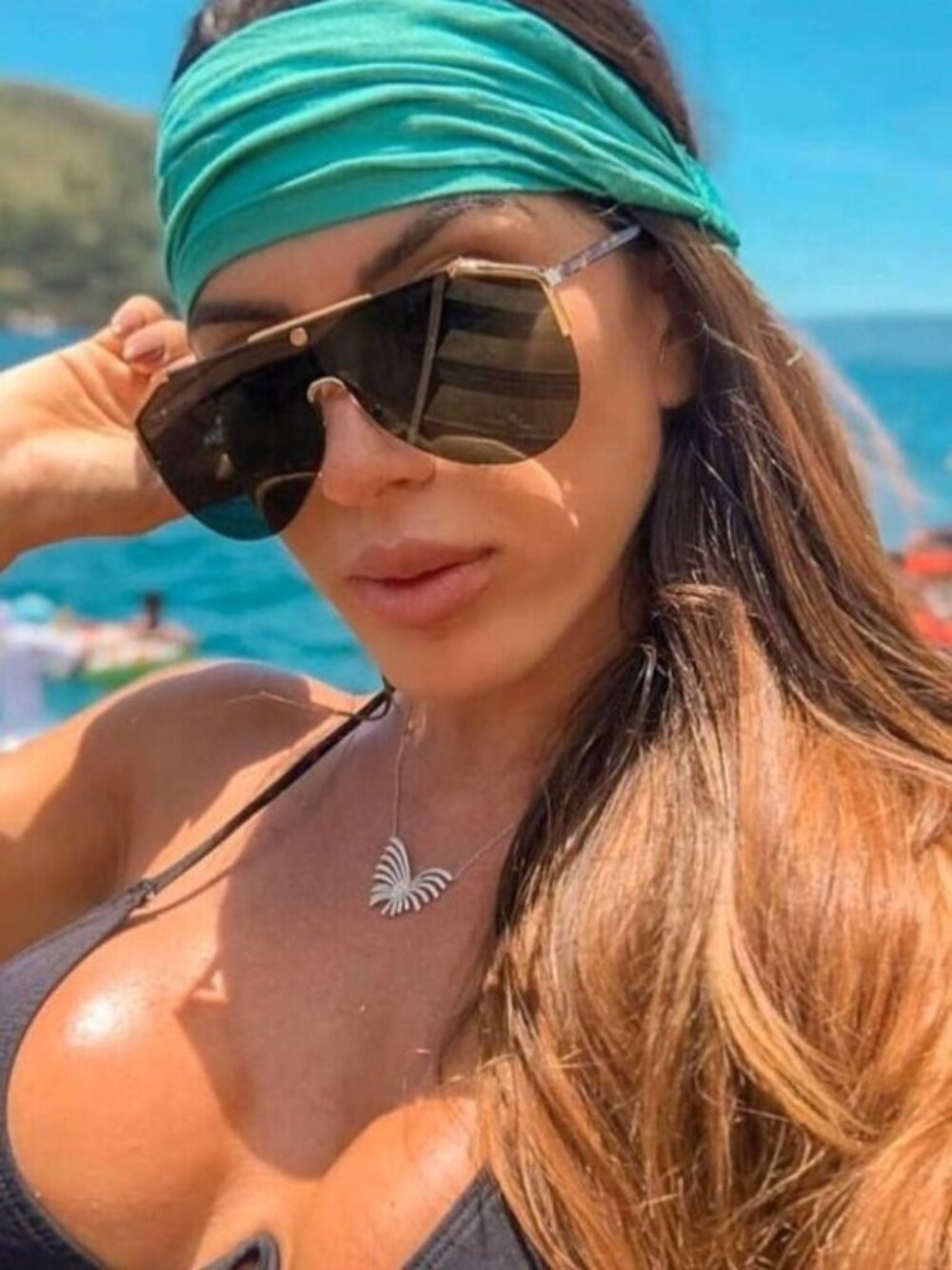 Gucci GG0584S 002 Shield Sunglasses - Gold\Green - Picture 3 of 11